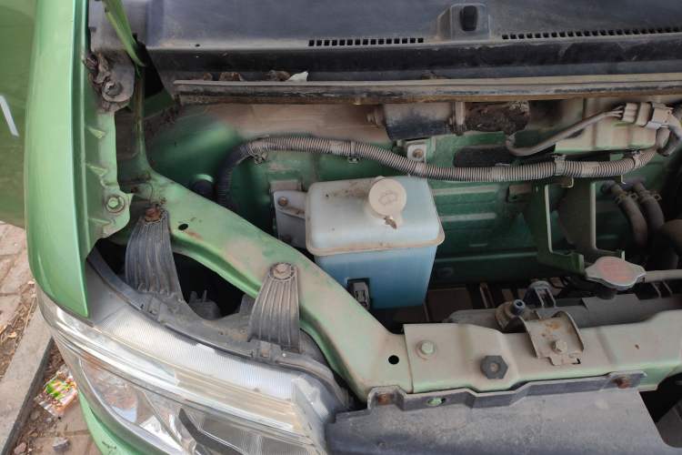 Used FAW Jiabao V75 2015 1.0L Standard Version DAM10AR Engine Bay Right