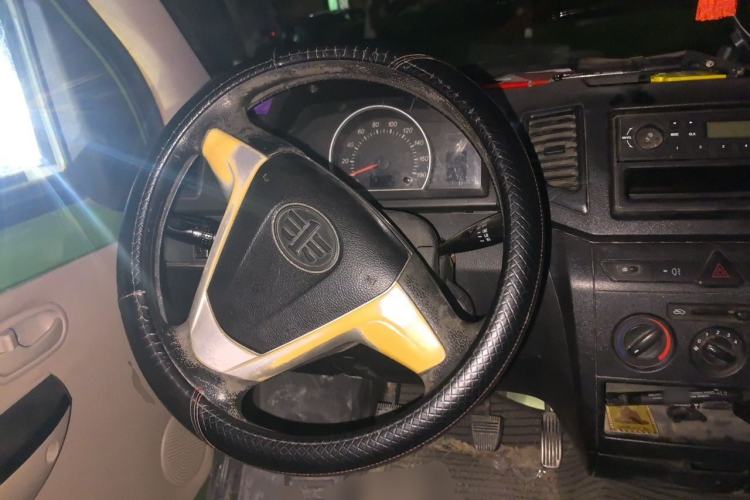 Used FAW Jiabao V75 2015 1.0L Standard Version DAM10AR Steering Wheel