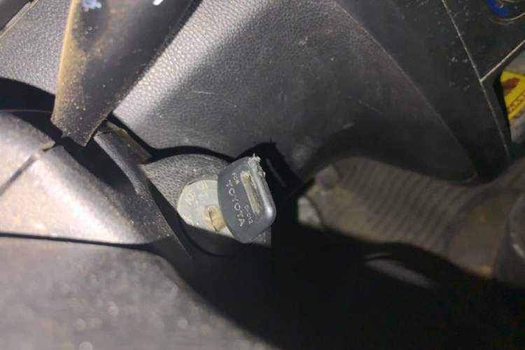 Used FAW Jiabao V75 2015 1.0L Standard Version DAM10AR Vehicle Key