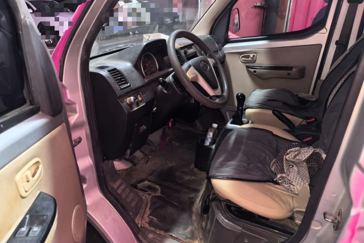 Used FAW Jiabao V75 2015 1.0L Standard Version DAM10AR Driver Seat