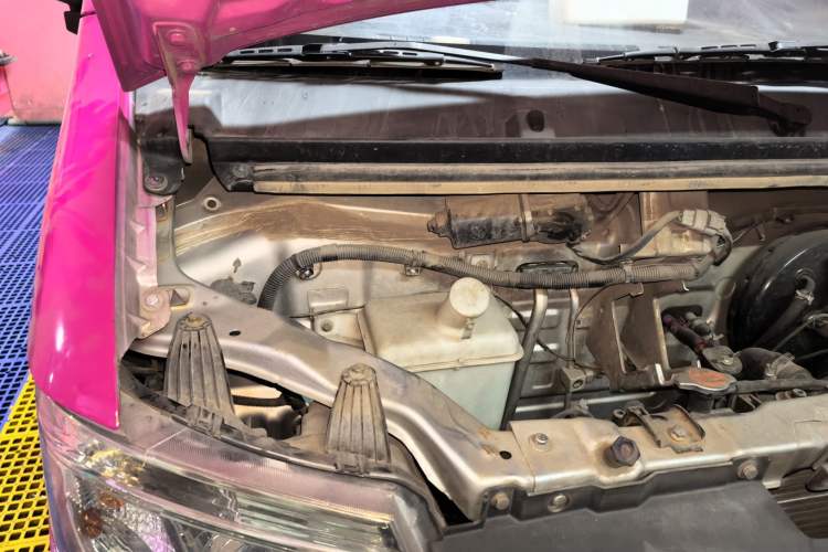 Used FAW Jiabao V75 2015 1.0L Standard Version DAM10AR Engine Bay Right