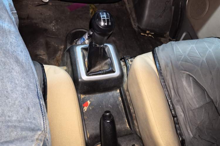 Used FAW Jiabao V75 2015 1.0L Standard Version DAM10AR Gear Lever