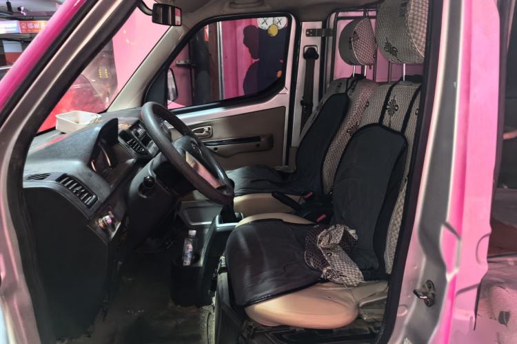 Used FAW Jiabao V75 2015 1.0L Standard Version DAM10AR Left Front Seat