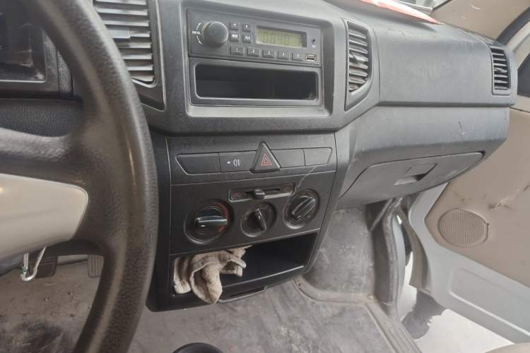 Used FAW Jiabao V75 2015 1.0L Standard Version DAM10AR Audio And AC Panel
