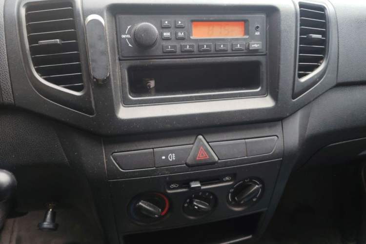 Used FAW Jiabao V75 2015 1.0L Standard Version DAM10AR Audio And AC Panel