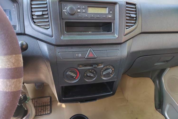 Used FAW Jiabao V75 2015 1.0L Standard Version DAM10AR Audio And AC Panel