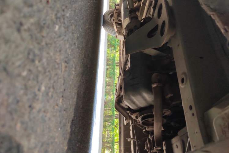 Used FAW Jiabao V75 2015 1.0L Standard Version DAM10AR Chassis Front Right