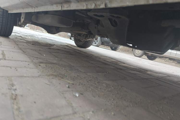 Used FAW Jiabao V75 2015 1.0L Standard Version DAM10AR Chassis Front Right