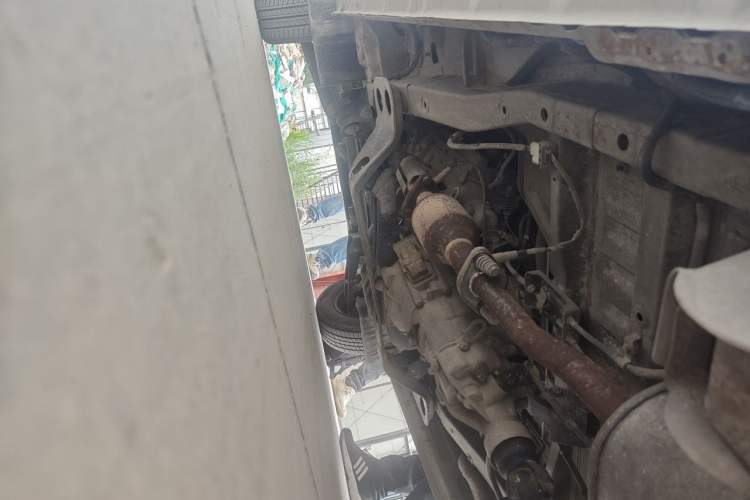 Used FAW Jiabao V75 2015 1.0L Standard Version DAM10AR Chassis Rear Left