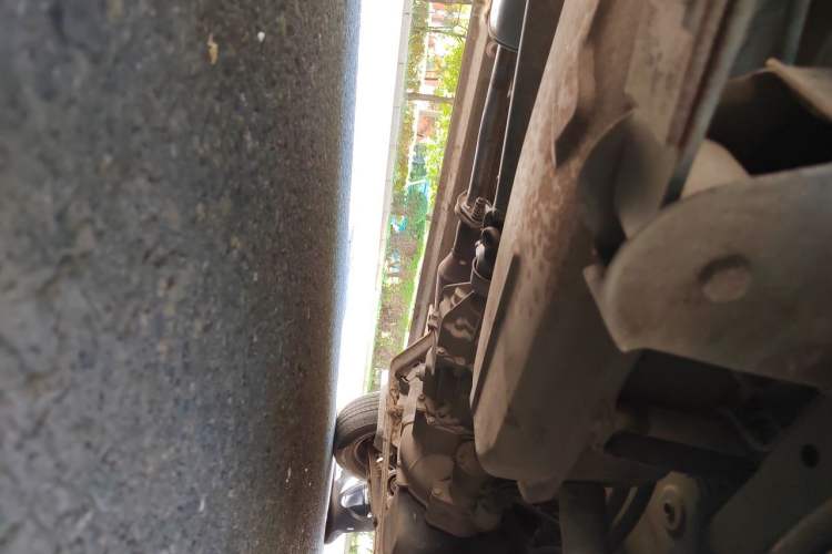 Used FAW Jiabao V75 2015 1.0L Standard Version DAM10AR Chassis Rear Right