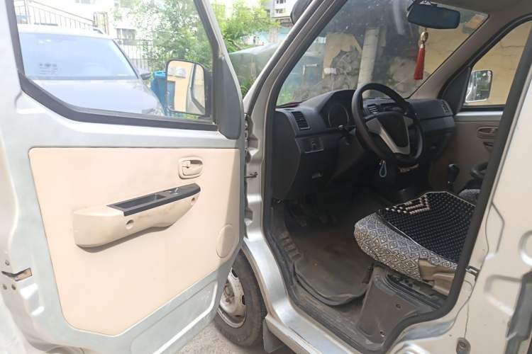 Used FAW Jiabao V75 2015 1.0L Standard Version DAM10AR Driver Seat
