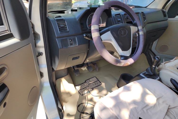 Used FAW Jiabao V75 2015 1.0L Standard Version DAM10AR Driver Seat