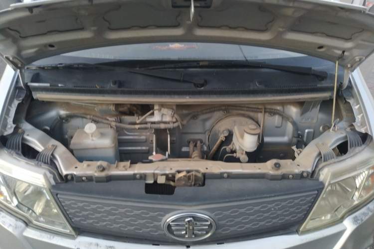 Used FAW Jiabao V75 2015 1.0L Standard Version DAM10AR Engine Bay