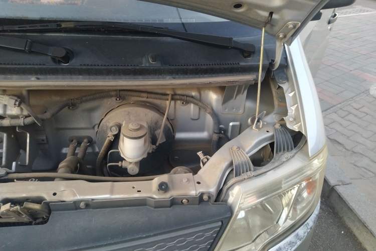 Used FAW Jiabao V75 2015 1.0L Standard Version DAM10AR Engine Bay Left