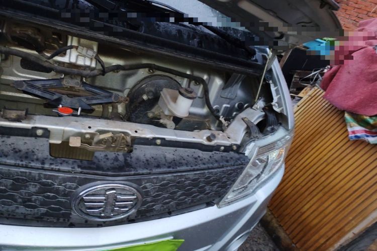 Used FAW Jiabao V75 2015 1.0L Standard Version DAM10AR Engine Bay Left