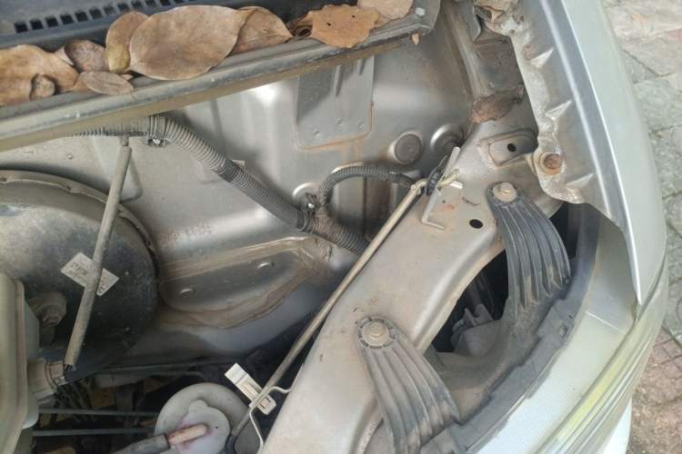 Used FAW Jiabao V75 2015 1.0L Standard Version DAM10AR Engine Bay Left