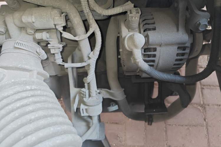 Used FAW Jiabao V75 2015 1.0L Standard Version DAM10AR Engine Bay Left