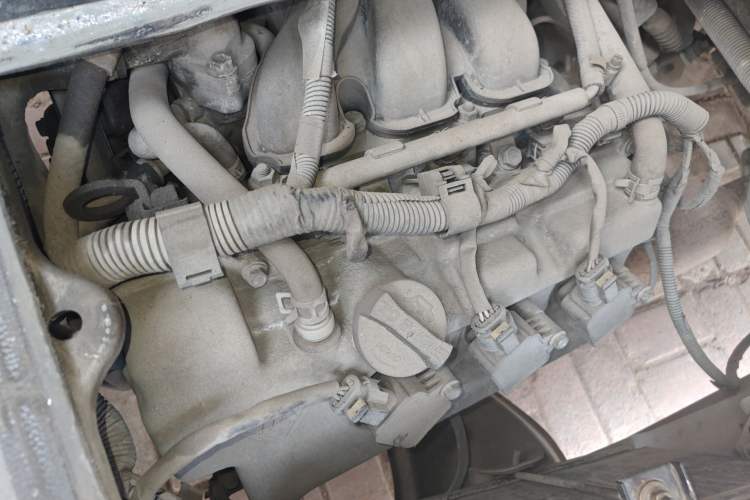 Used FAW Jiabao V75 2015 1.0L Standard Version DAM10AR Engine Bay Right