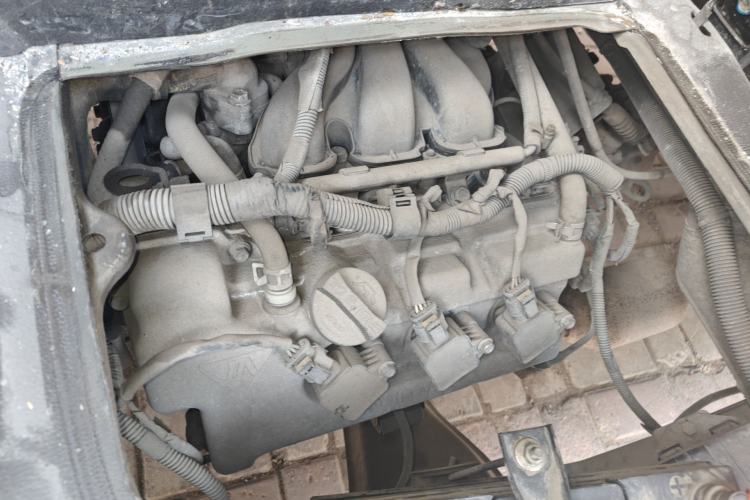 Used FAW Jiabao V75 2015 1.0L Standard Version DAM10AR Engine Bay
