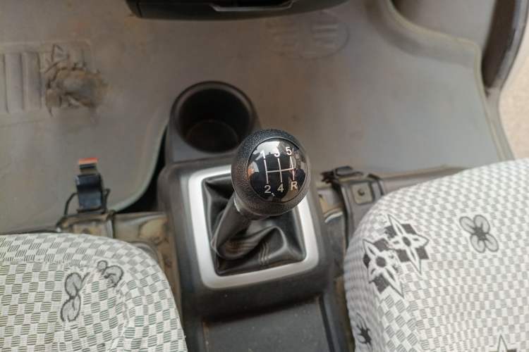 Used FAW Jiabao V75 2015 1.0L Standard Version DAM10AR Gear Lever