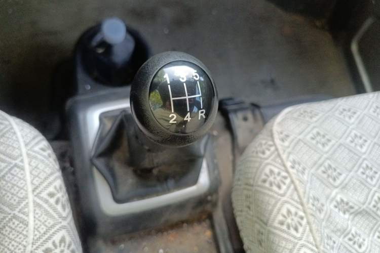 Used FAW Jiabao V75 2015 1.0L Standard Version DAM10AR Gear Lever