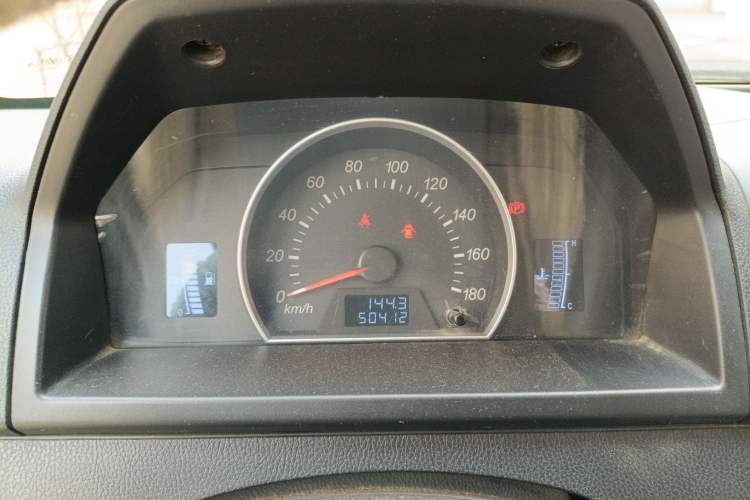 Used FAW Jiabao V75 2015 1.0L Standard Version DAM10AR Instrument Cluster