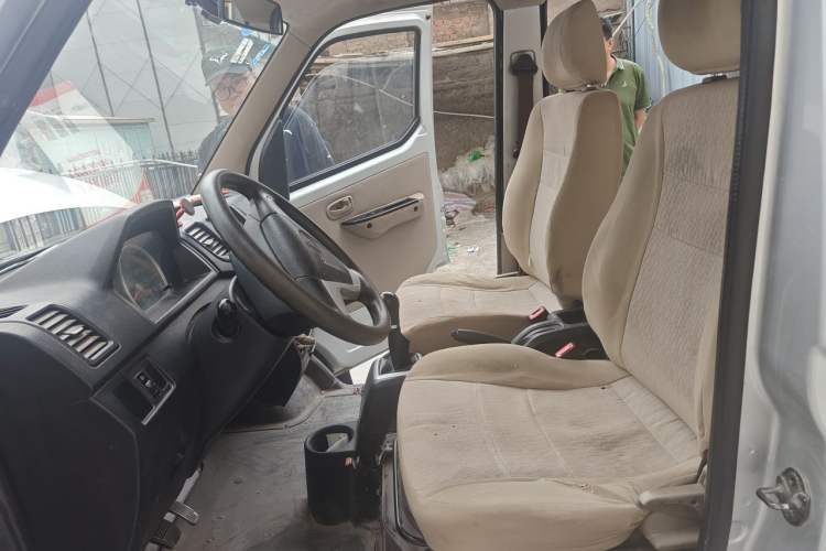 Used FAW Jiabao V75 2015 1.0L Standard Version DAM10AR Left Front Seat