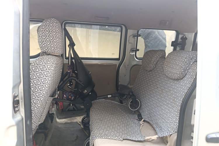 Used FAW Jiabao V75 2015 1.0L Standard Version DAM10AR Left Rear Seat