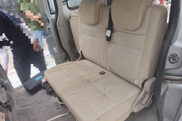 Used FAW Jiabao V75 2015 1.0L Standard Version DAM10AR Left Rear Seat