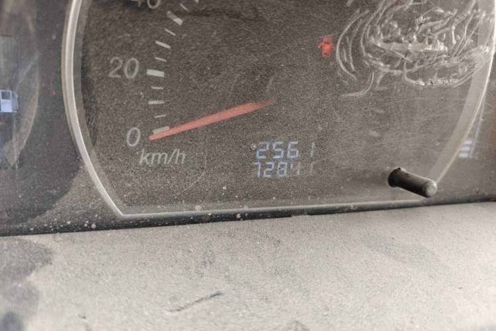 Used FAW Jiabao V75 2015 1.0L Standard Version DAM10AR Odometer Close Up