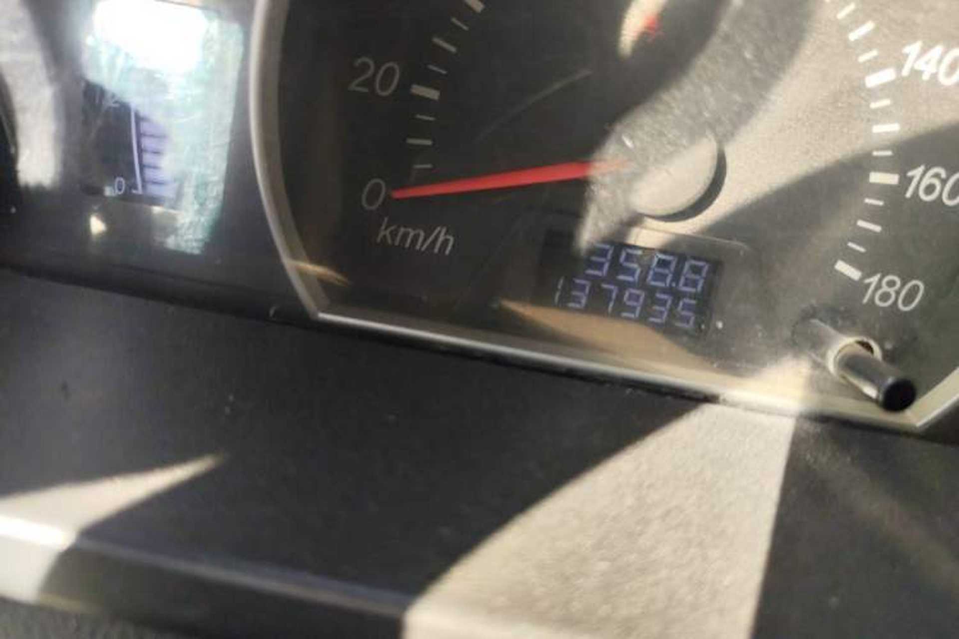 Used FAW Jiabao V75 2015 1.0L Standard Version DAM10AR Odometer Close Up