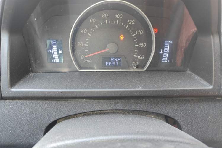 Used FAW Jiabao V75 2015 1.0L Standard Version DAM10AR Odometer Close Up