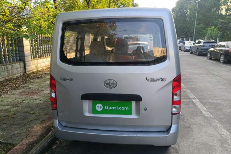 Used FAW Jiabao V75 2015 1.0L Standard Version DAM10AR Rear