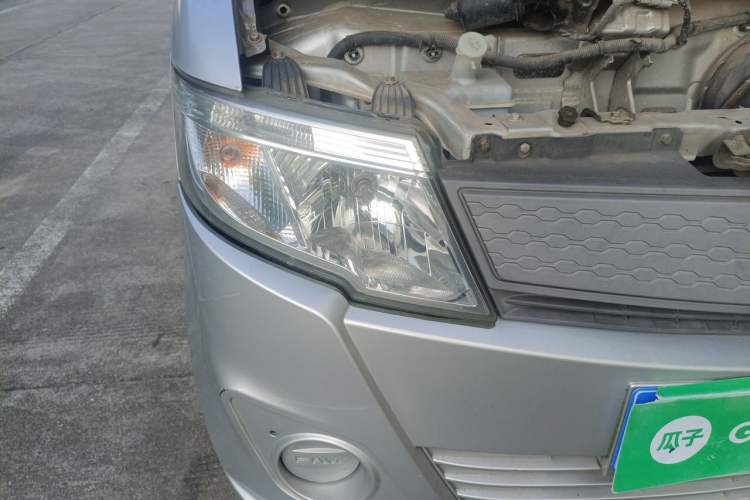 Used FAW Jiabao V75 2015 1.0L Standard Version DAM10AR Right Front Headlight