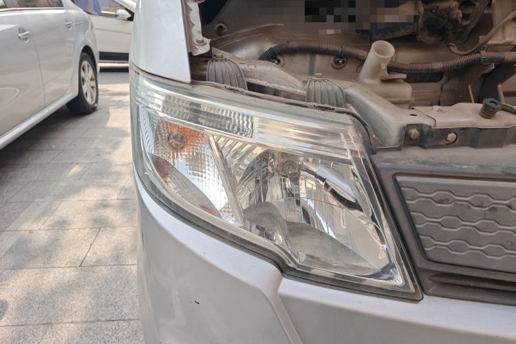 Used FAW Jiabao V75 2015 1.0L Standard Version DAM10AR Right Front Headlight