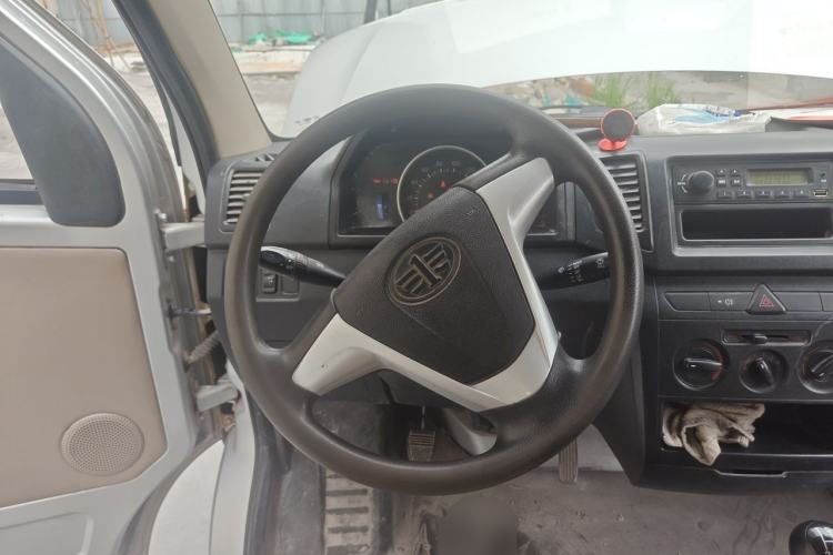 Used FAW Jiabao V75 2015 1.0L Standard Version DAM10AR Steering Wheel