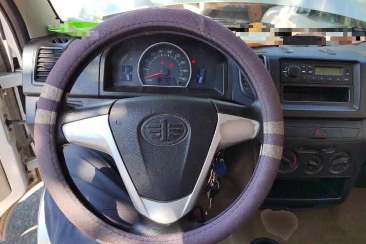 Used FAW Jiabao V75 2015 1.0L Standard Version DAM10AR Steering Wheel