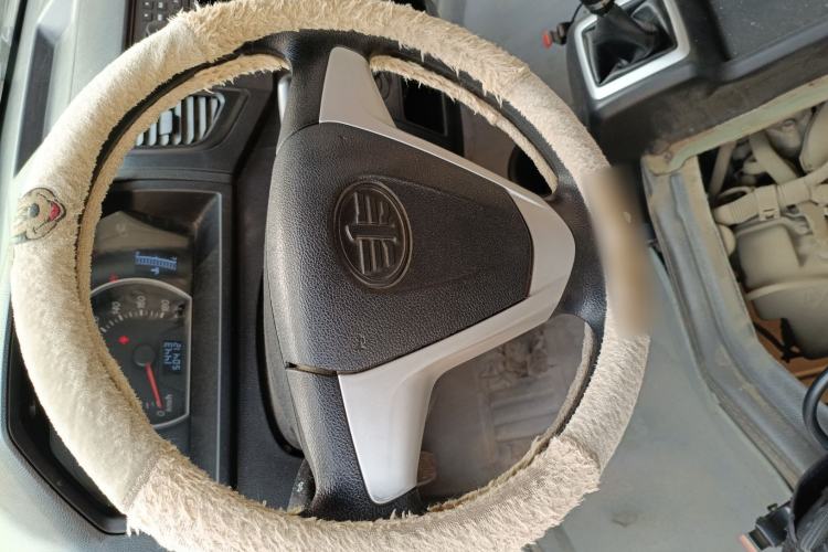 Used FAW Jiabao V75 2015 1.0L Standard Version DAM10AR Steering Wheel