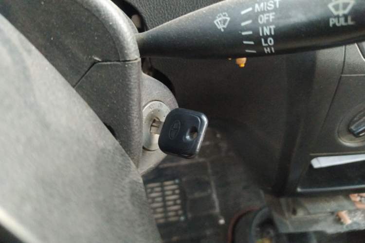 Used FAW Jiabao V75 2015 1.0L Standard Version DAM10AR Vehicle Key