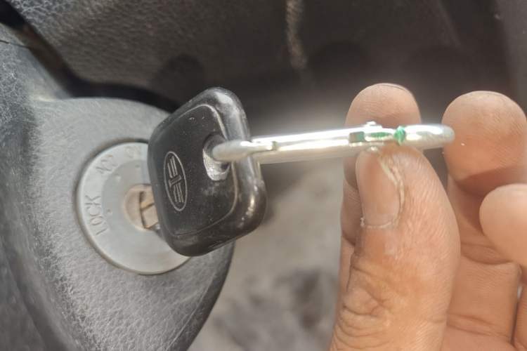 Used FAW Jiabao V75 2015 1.0L Standard Version DAM10AR Vehicle Key