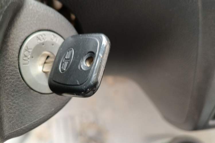 Used FAW Jiabao V75 2015 1.0L Standard Version DAM10AR Vehicle Key