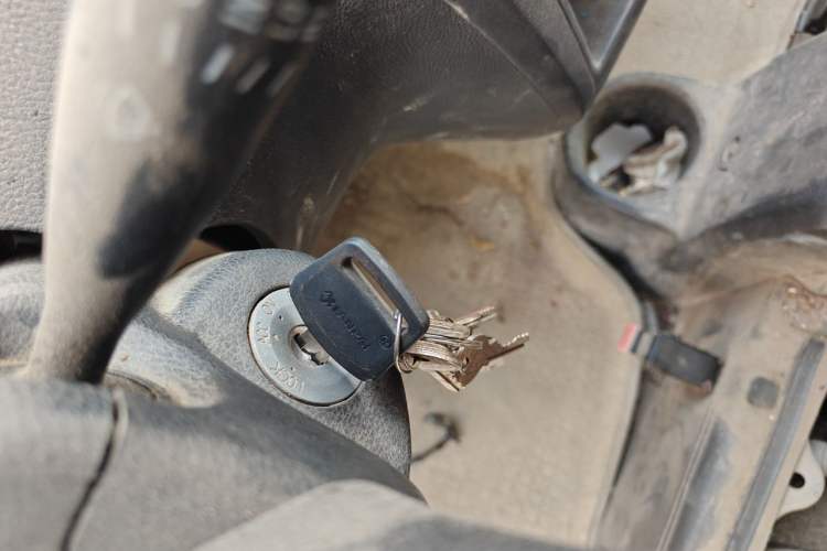 Used FAW Jiabao V75 2015 1.0L Standard Version DAM10AR Vehicle Key