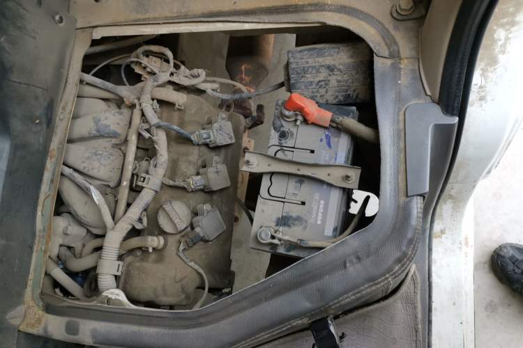 Used FAW Jiabao V75 2015 1.0L Standard Version DAM10AR Engine Bay Left