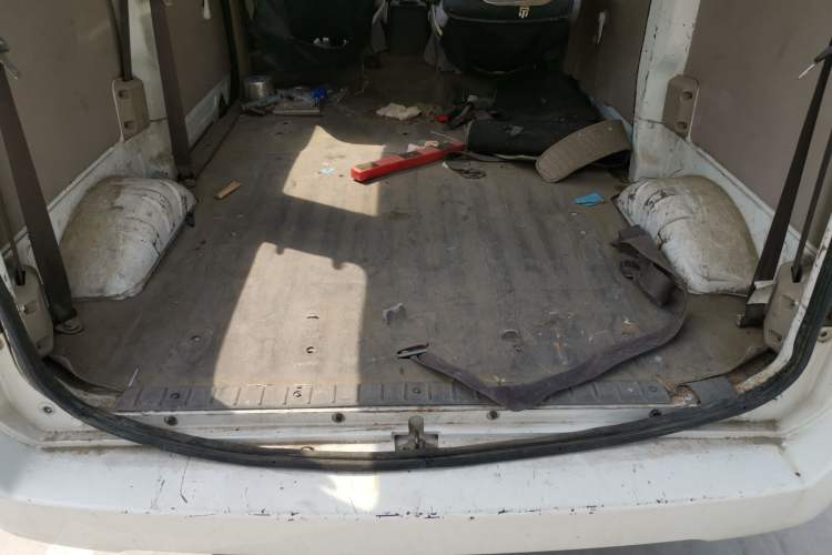 Used FAW Jiabao V75 2015 1.0L Standard Version DAM10AR Trunk