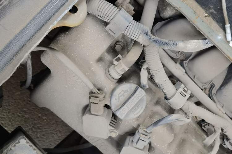 Used FAW Jiabao V75 2015 1.0L Standard Version DAM10AR Engine Bay Left