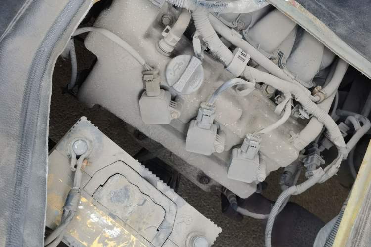 Used FAW Jiabao V75 2015 1.0L Standard Version DAM10AR Engine Bay Right
