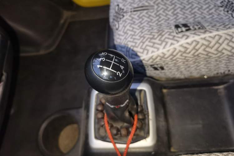 Used FAW Jiabao V75 2015 1.0L Standard Version DAM10AR Gear Lever