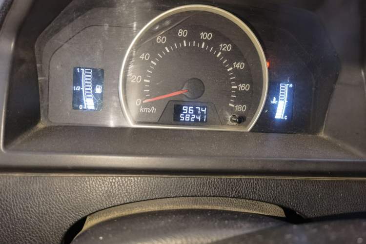 Used FAW Jiabao V75 2015 1.0L Standard Version DAM10AR Instrument Cluster