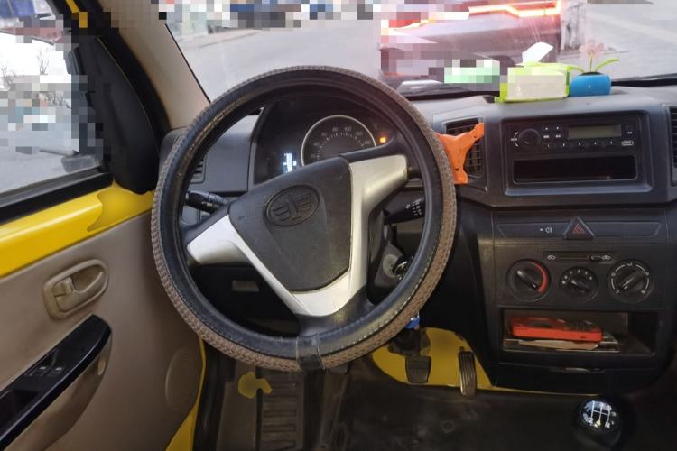 Used FAW Jiabao V75 2015 1.0L Standard Version DAM10AR Steering Wheel