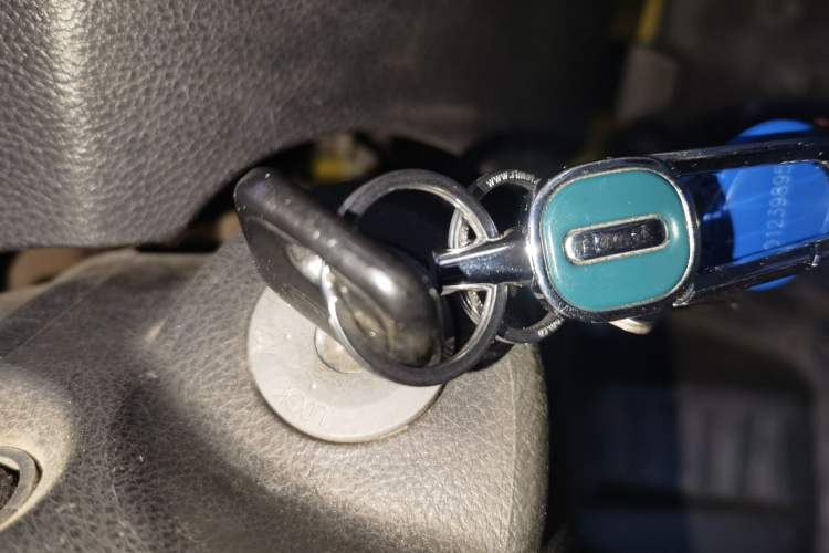 Used FAW Jiabao V75 2015 1.0L Standard Version DAM10AR Vehicle Key